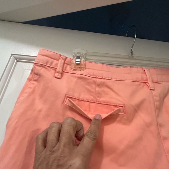 Land'n sea women's shorts, size 10, peach color, front pockets - Picture 6 of 9